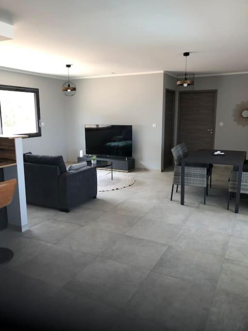 Villa Neuve Avec Piscine โบนิฟาซิโอ ภายนอก รูปภาพ