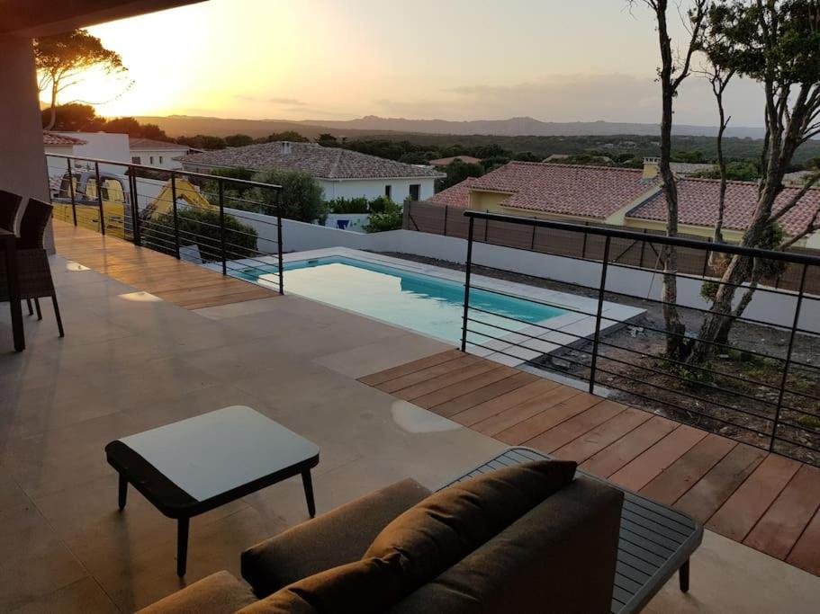 Villa Neuve Avec Piscine โบนิฟาซิโอ ภายนอก รูปภาพ